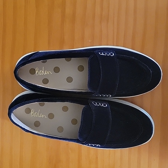 Boden Navy Blue Velvet Slip-ons Size 39 8-8.5 - Picture 4 of 5